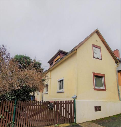 Pfarrstr. 5