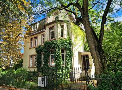 Claudia Neufert Immobilien Hausanicht-4