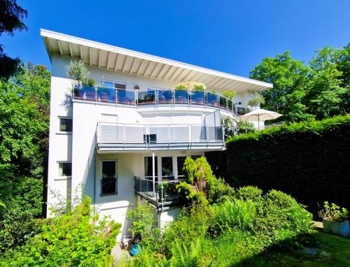 Claudia Neufert Immobilien Hausansicht-2